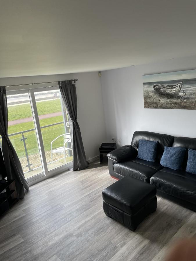 Beach Front Ground Floor Apartment Llanelli Exteriér fotografie